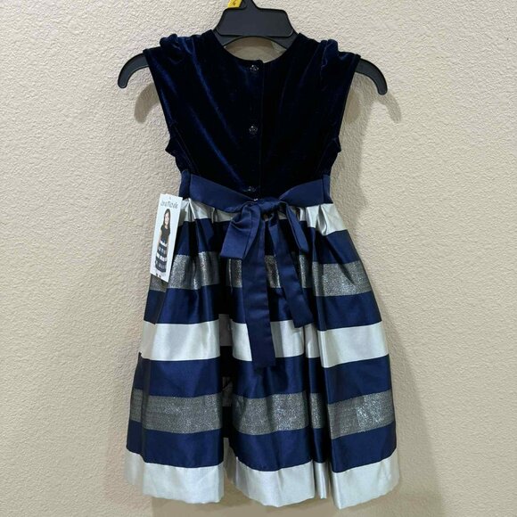 Girls size 5 dress NEW - Picture 2 of 4
